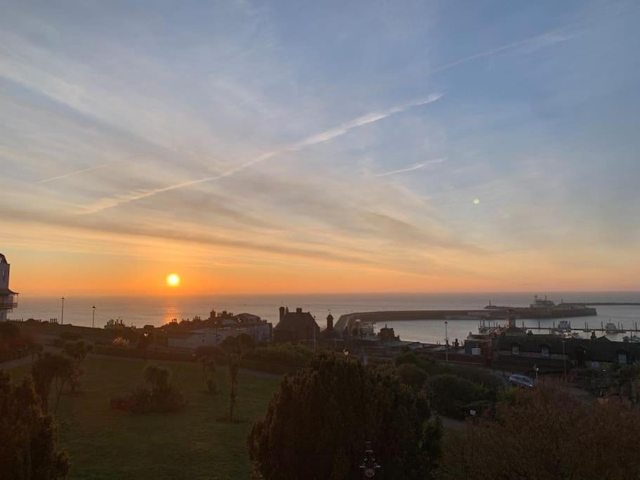 Georgian 5 Storey House, Seaviews, Cinema Room Ramsgate Bagian luar foto