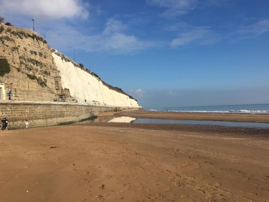 Georgian 5 Storey House, Seaviews, Cinema Room Ramsgate Bagian luar foto